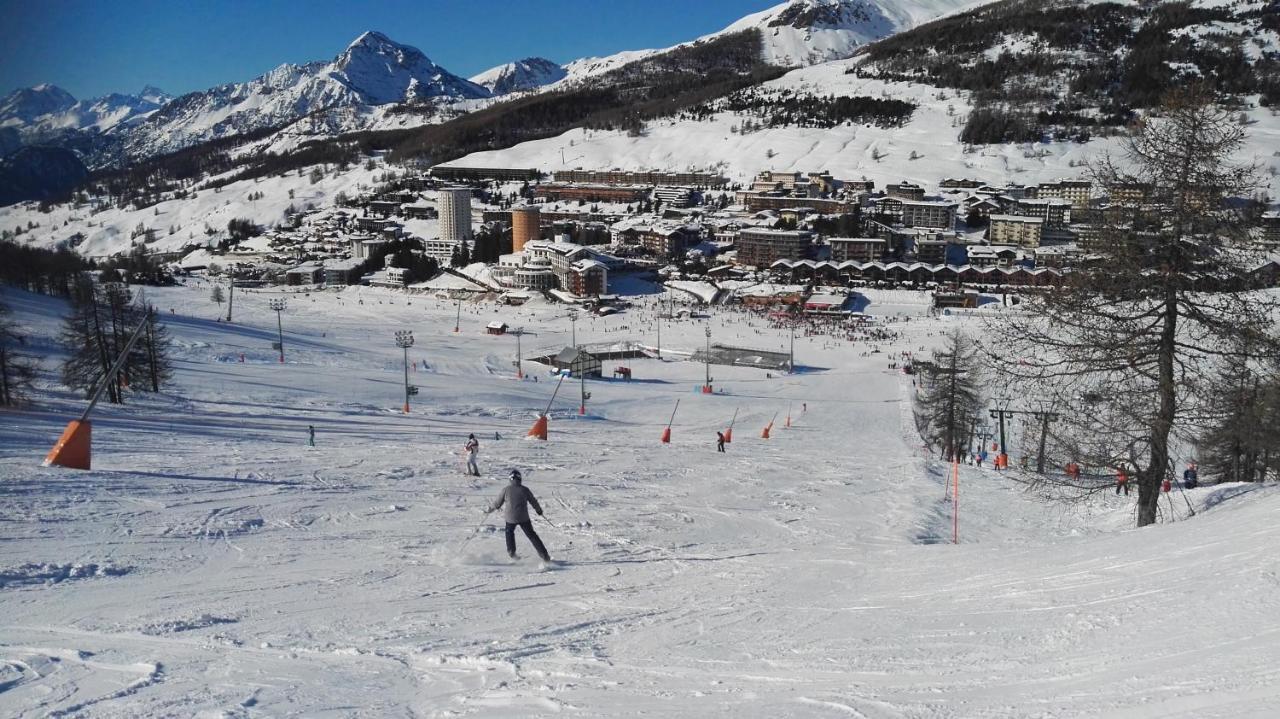 46 Vale C'E' Al Villaggio Olimpico Di Sestriere Exterior foto